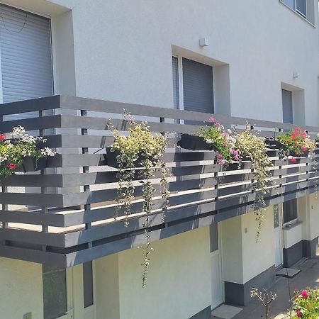 Aurora Zagreb Apartment Bagian luar foto
